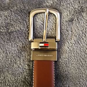 Tommy Hilfiger Mens Reversible Belt (Black & Brown)BRAND NEW w/ Tags